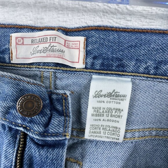 Levi Strauss & Co Tapered Leg Jeans Relaxed Fit 100% Cotton Women's Blue Size 12 - Picture 9 of 10